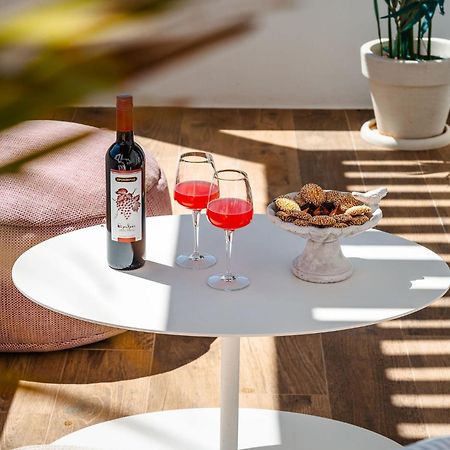 Sunday Luxury Suites Agia Anna  Eksteriør bilde