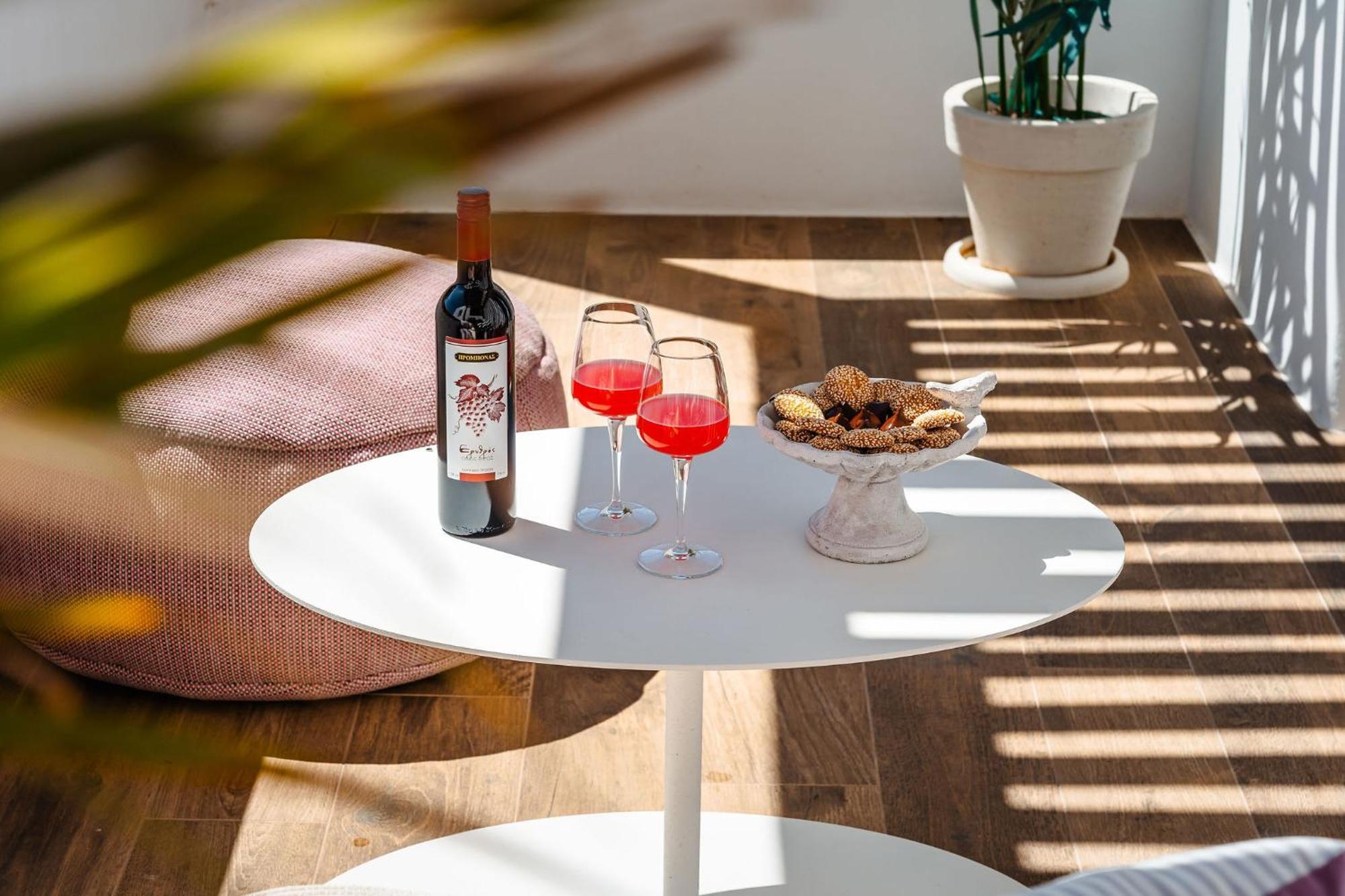 Sunday Luxury Suites Agia Anna  Eksteriør bilde