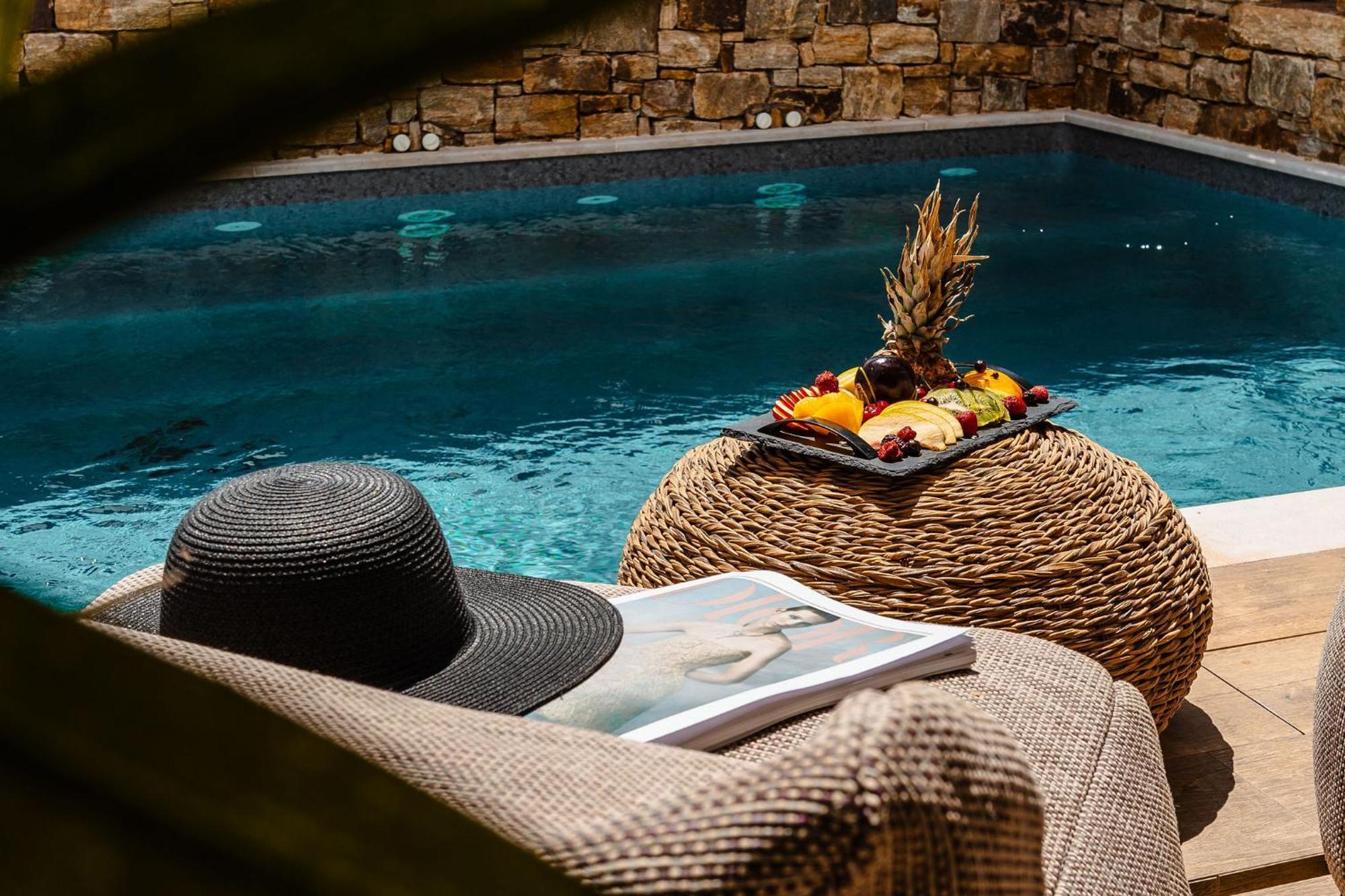 Sunday Luxury Suites Agia Anna  Eksteriør bilde
