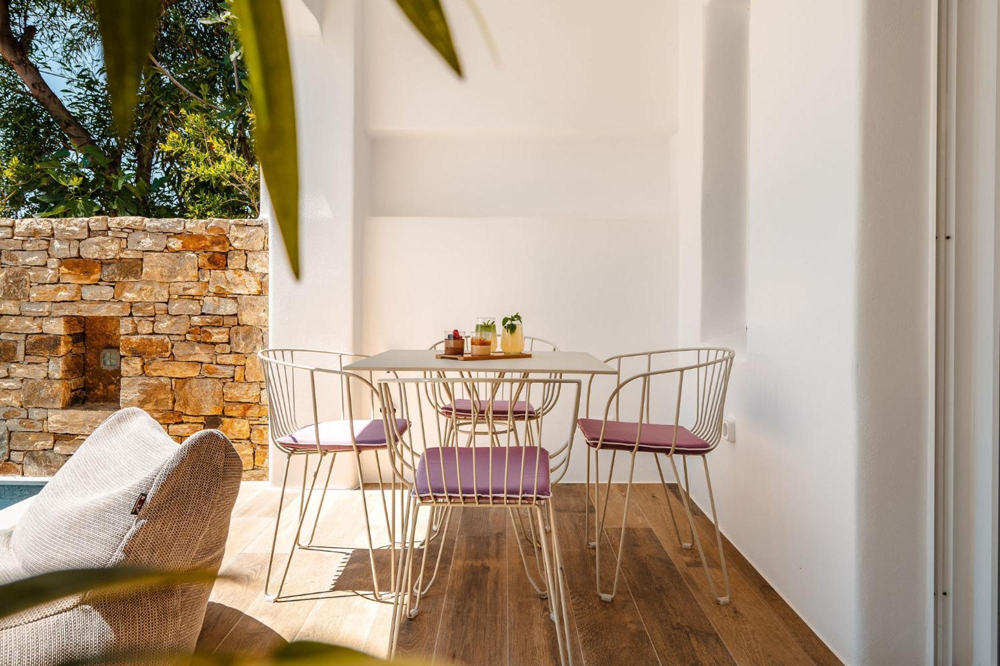 Sunday Luxury Suites Agia Anna  Eksteriør bilde