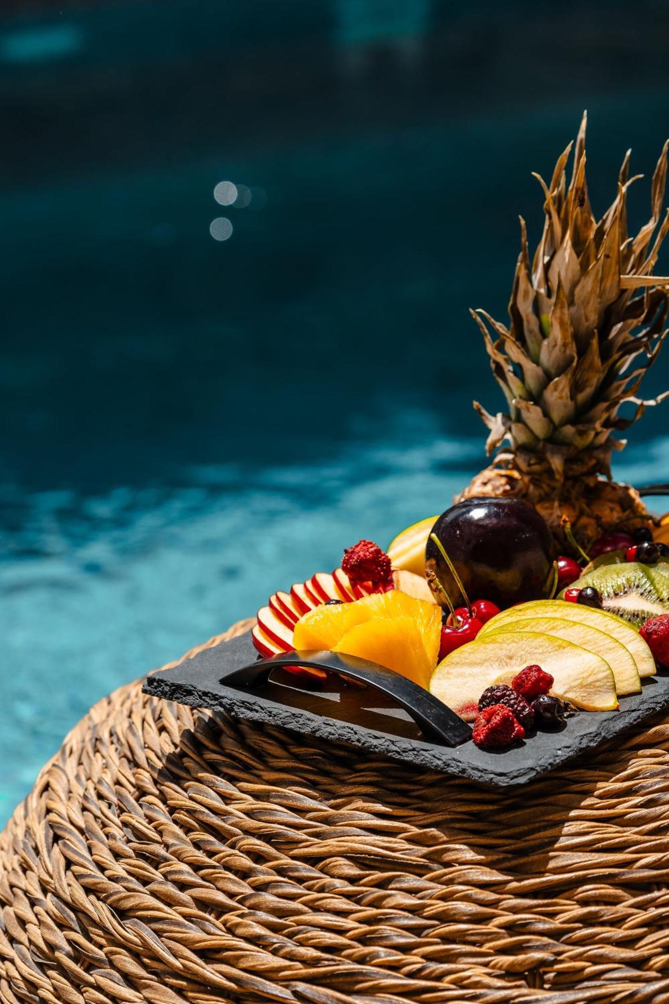 Sunday Luxury Suites Agia Anna  Eksteriør bilde