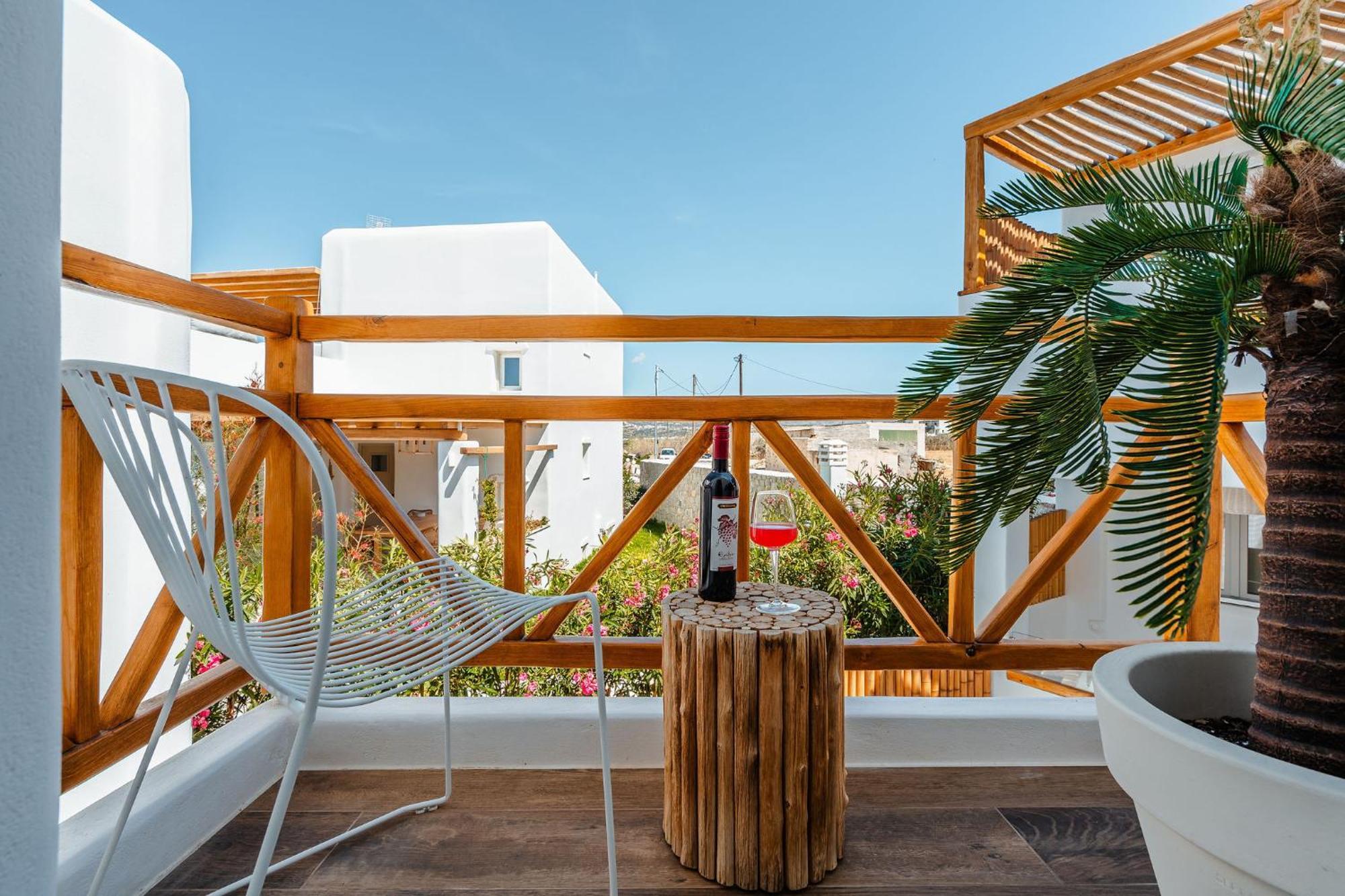 Sunday Luxury Suites Agia Anna  Eksteriør bilde