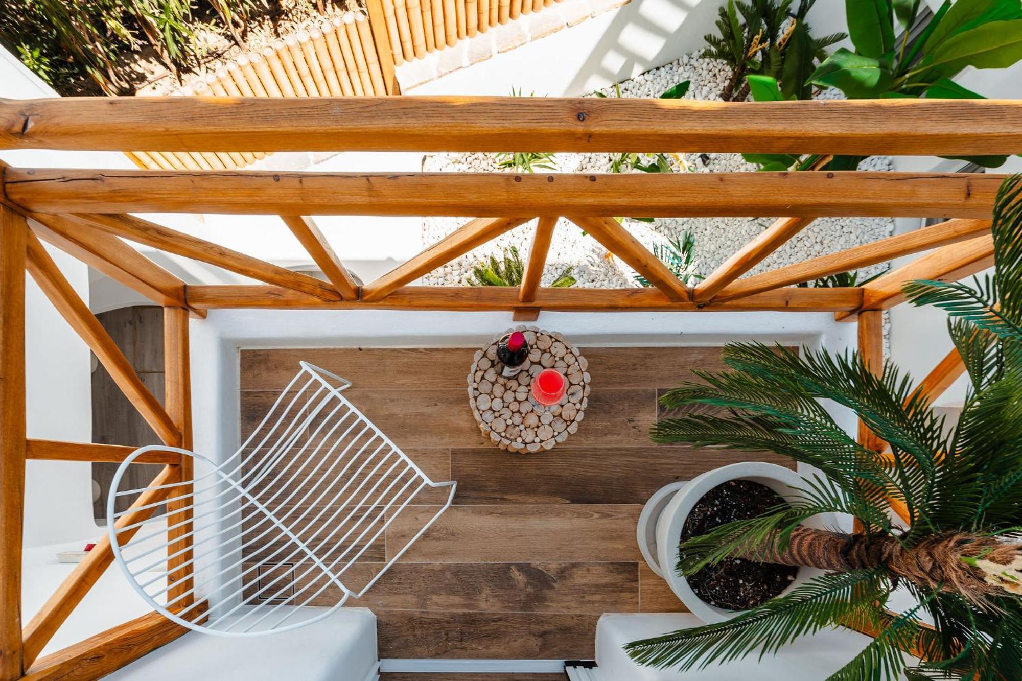 Sunday Luxury Suites Agia Anna  Eksteriør bilde