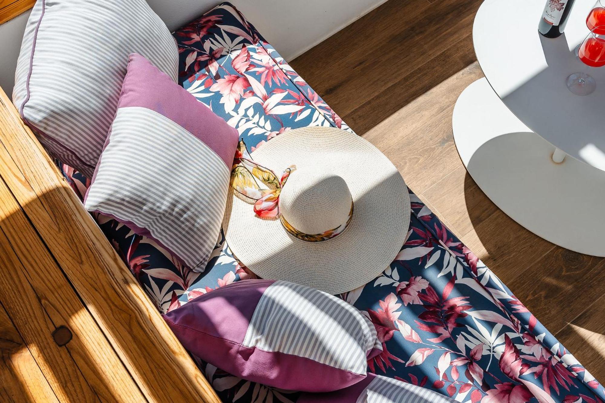 Sunday Luxury Suites Agia Anna  Eksteriør bilde