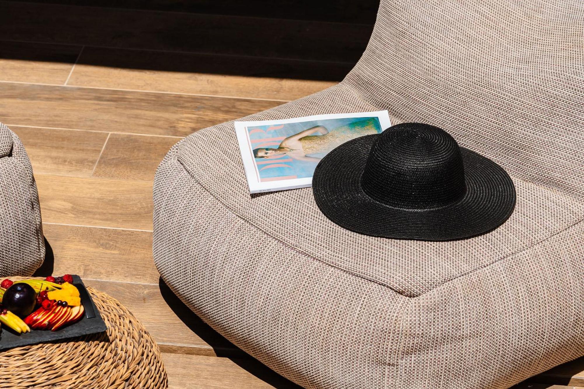 Sunday Luxury Suites Agia Anna  Eksteriør bilde