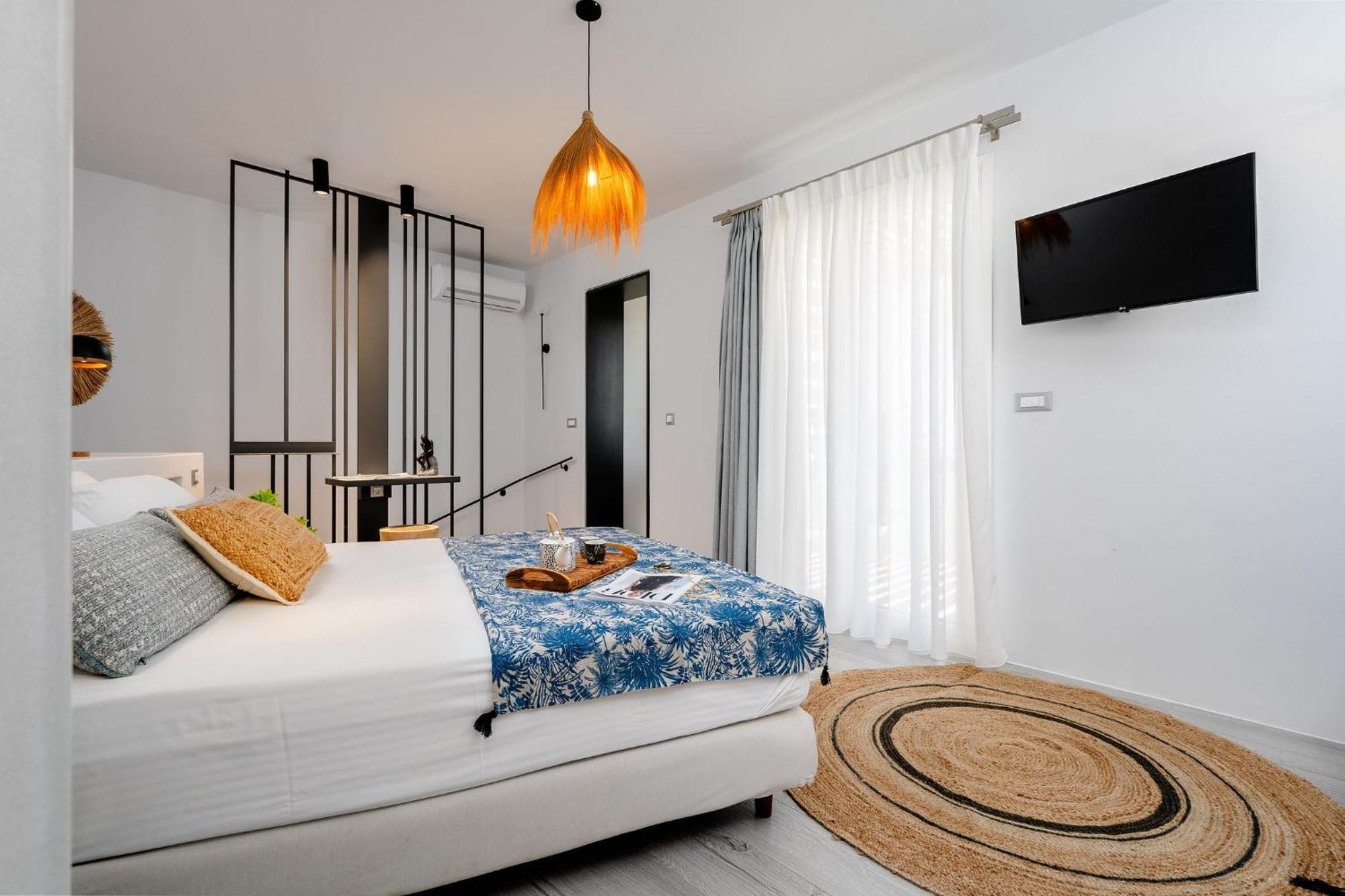 Sunday Luxury Suites Agia Anna  Eksteriør bilde