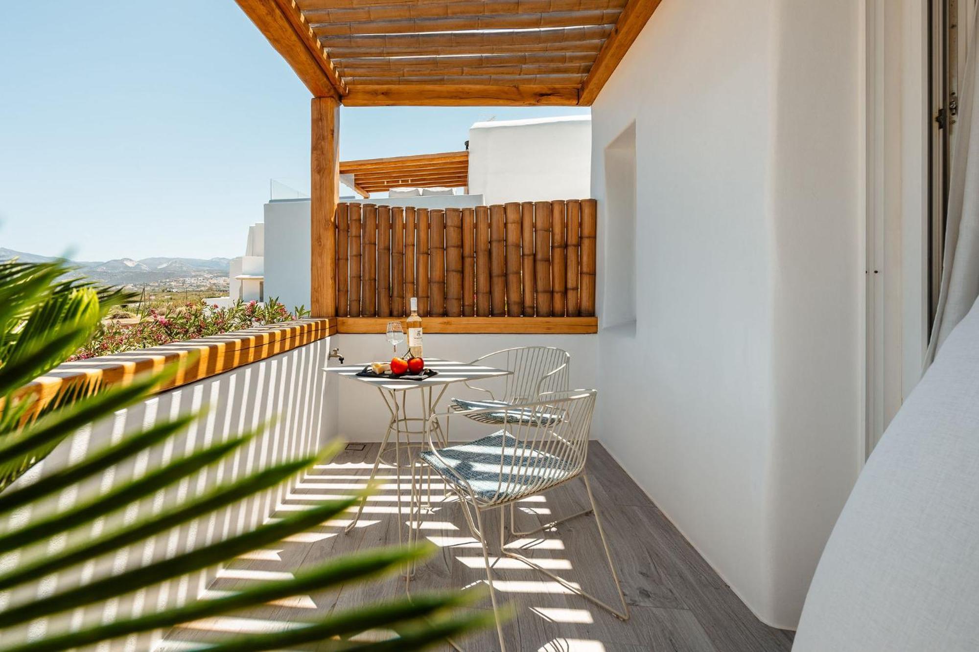 Sunday Luxury Suites Agia Anna  Eksteriør bilde