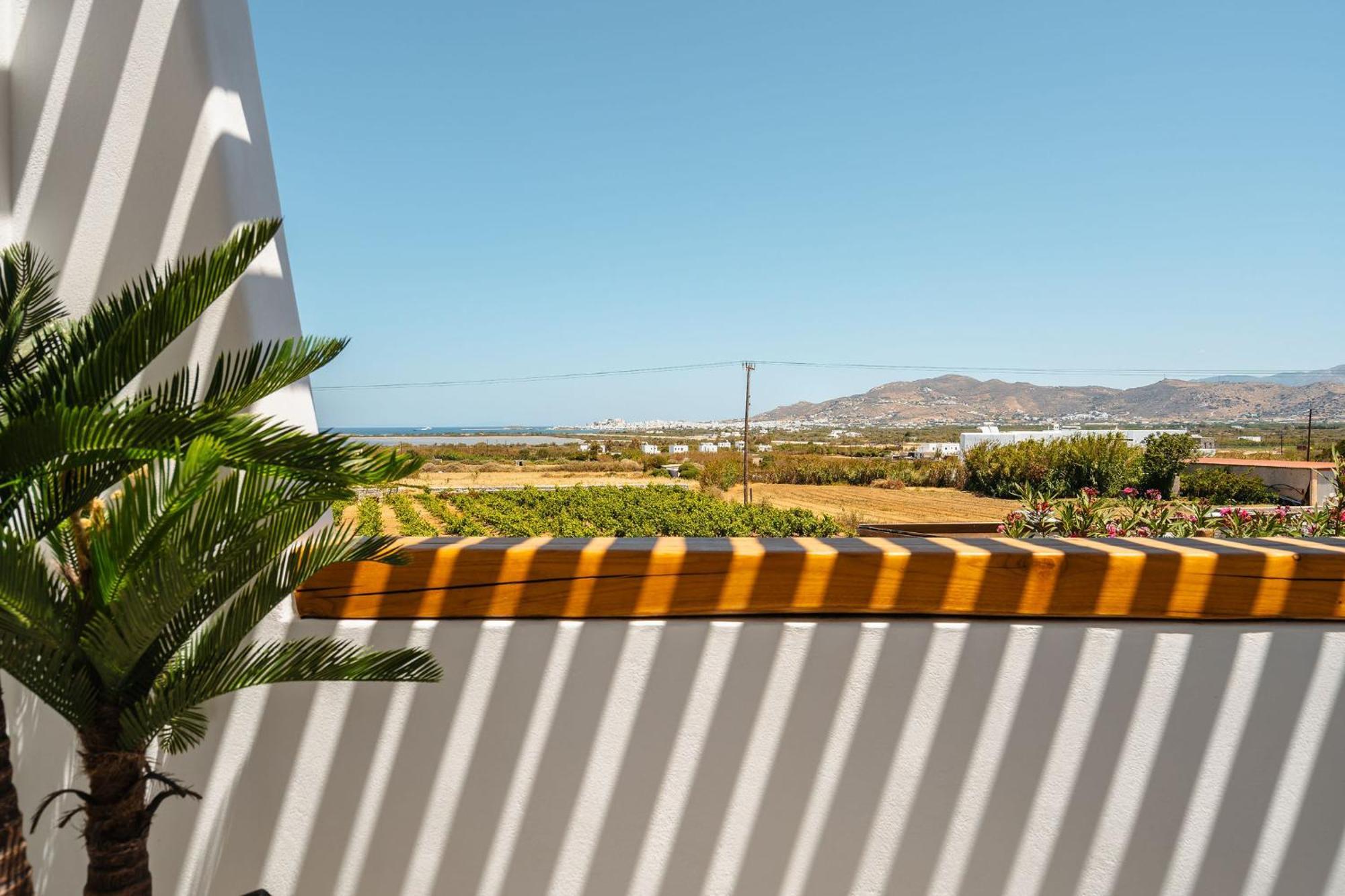 Sunday Luxury Suites Agia Anna  Eksteriør bilde