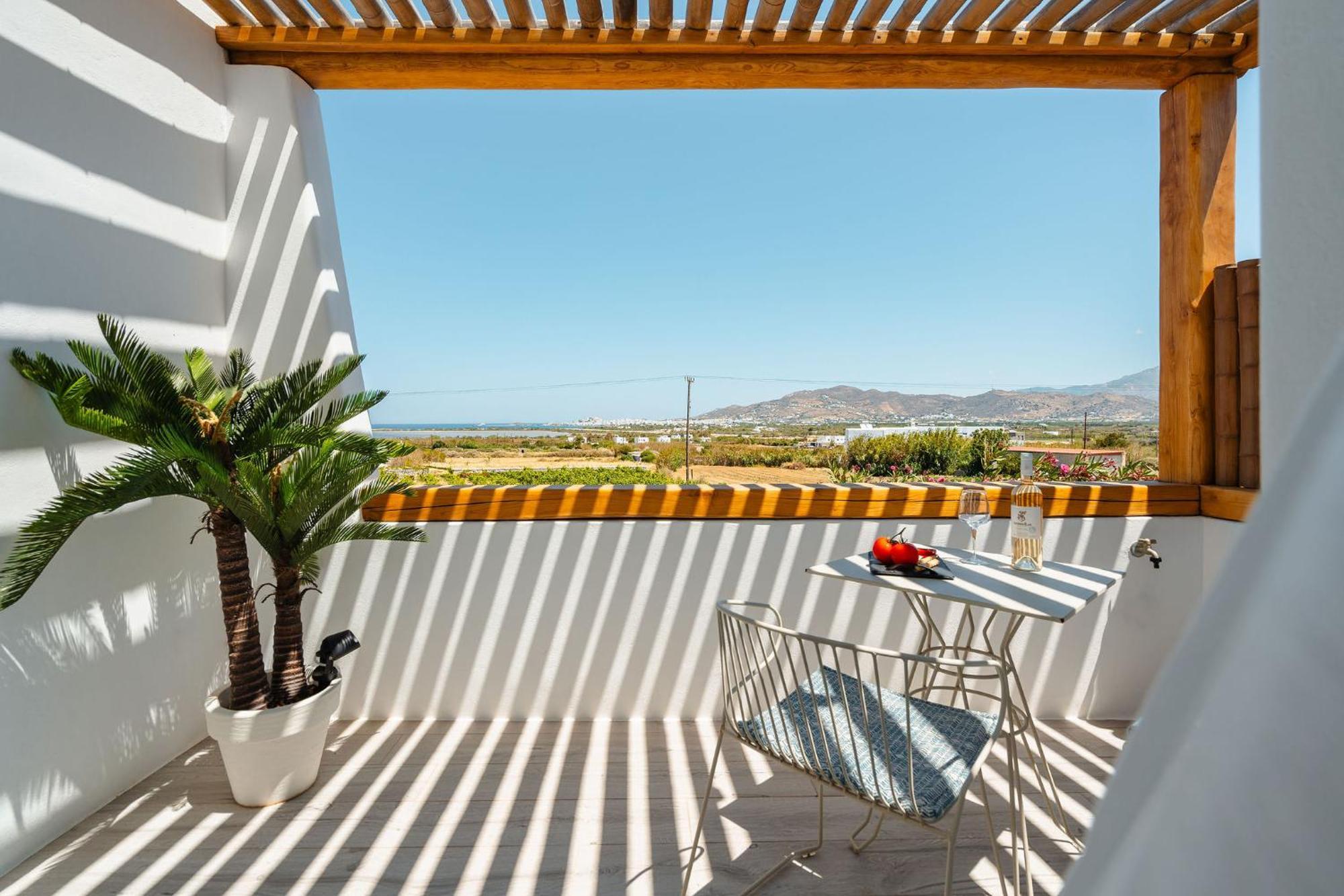 Sunday Luxury Suites Agia Anna  Eksteriør bilde