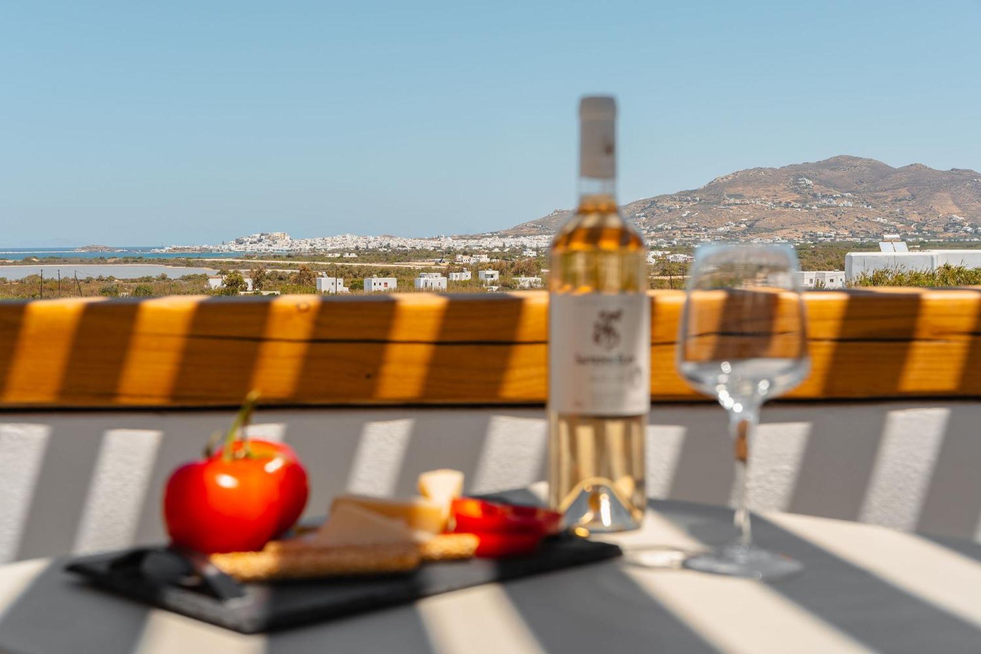 Sunday Luxury Suites Agia Anna  Eksteriør bilde